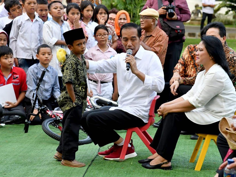 Kegiatan anak-anak asuh di Istana Negara